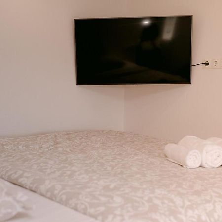 2Nd Hvar Home Apartments Hvar Town Bagian luar foto