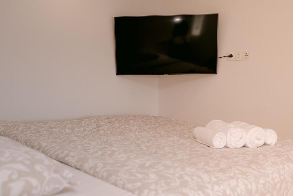 2Nd Hvar Home Apartments Hvar Town Bagian luar foto