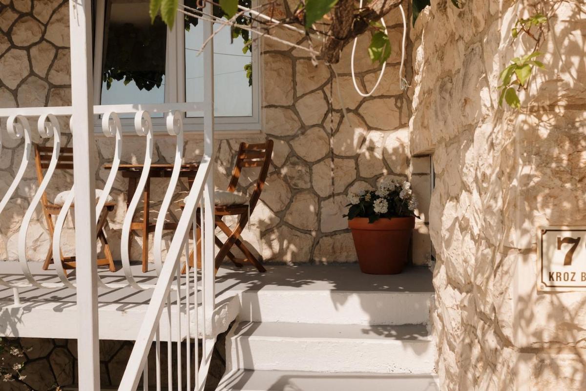 2Nd Hvar Home Apartments Hvar Town Bagian luar foto